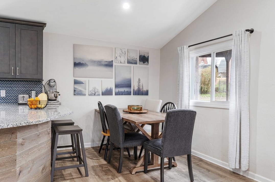 1054 Grandview Ave, Bridgeville PA  15017-2249 exterior