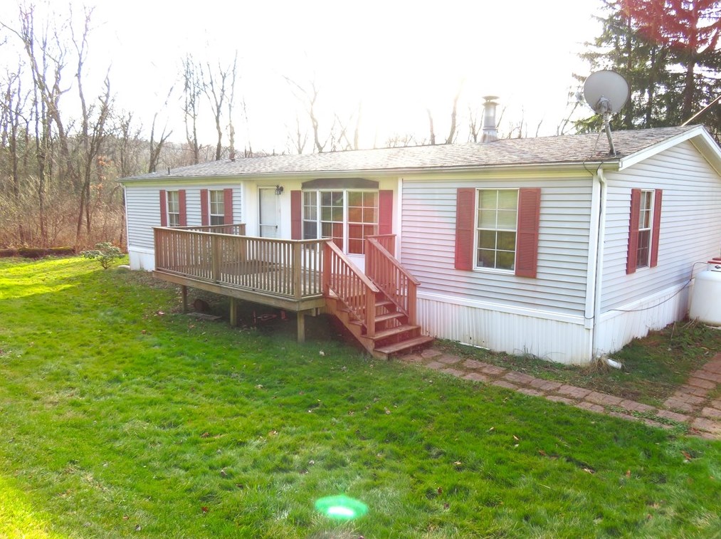 136 Patton Hill Rd, Slickville, PA 15684-1012