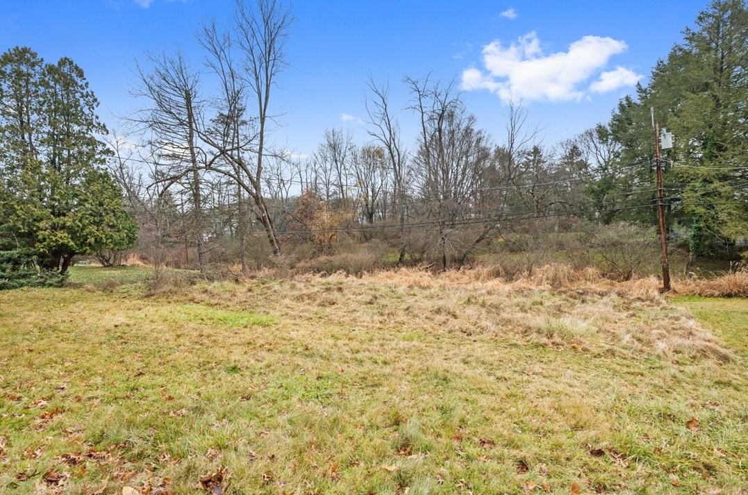 1577 Parkview Dr, Allison Park PA  15101-1727 exterior