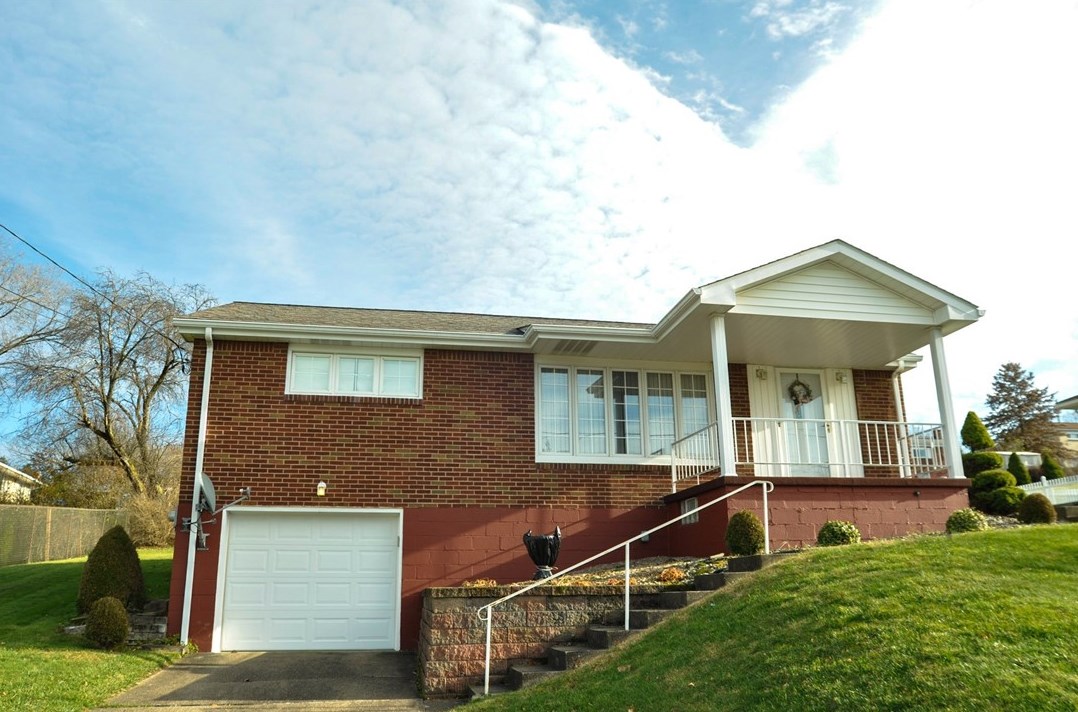 511 Hickory Dr, Greensburg, PA 15601-4517