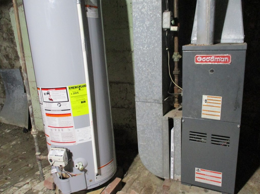 1208 Packer St, Mckeesport PA  15132-5042 exterior