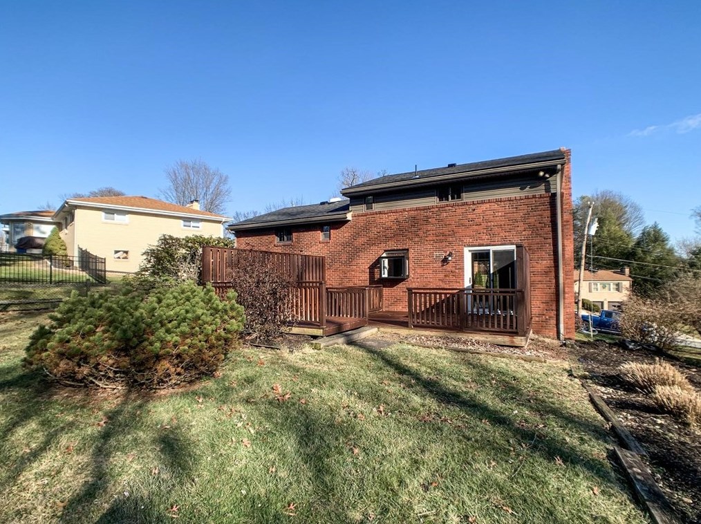 1208 Harvest Dr, Monroeville, PA 15146-4804
