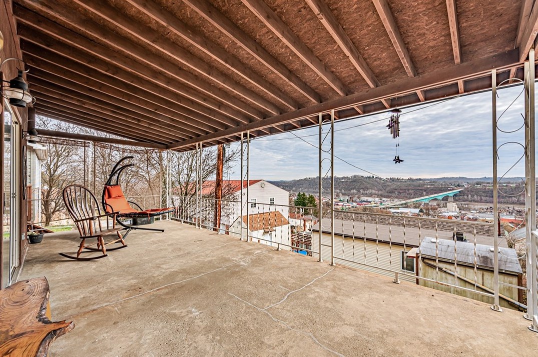 112 W 13th Ave, Tarentum, PA 15084