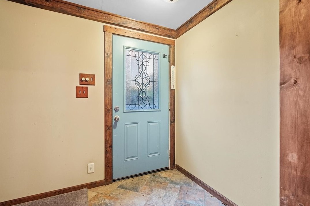 210 Vine St, Whitaker, PA 15120