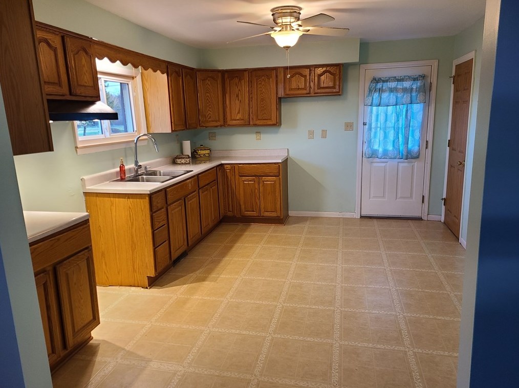 2410 S Jefferson St, New Castle, PA 16102
