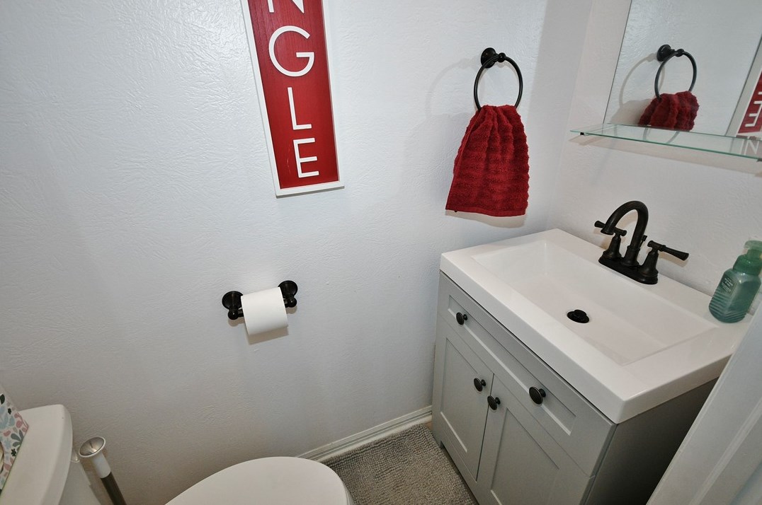631 Ridge Ave, Collier Township PA  15106-2844 exterior