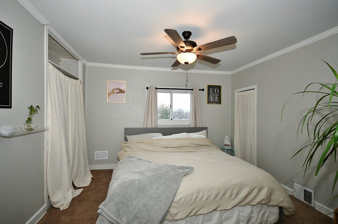 631 Ridge Ave, Collier Township PA  15106-2844 exterior