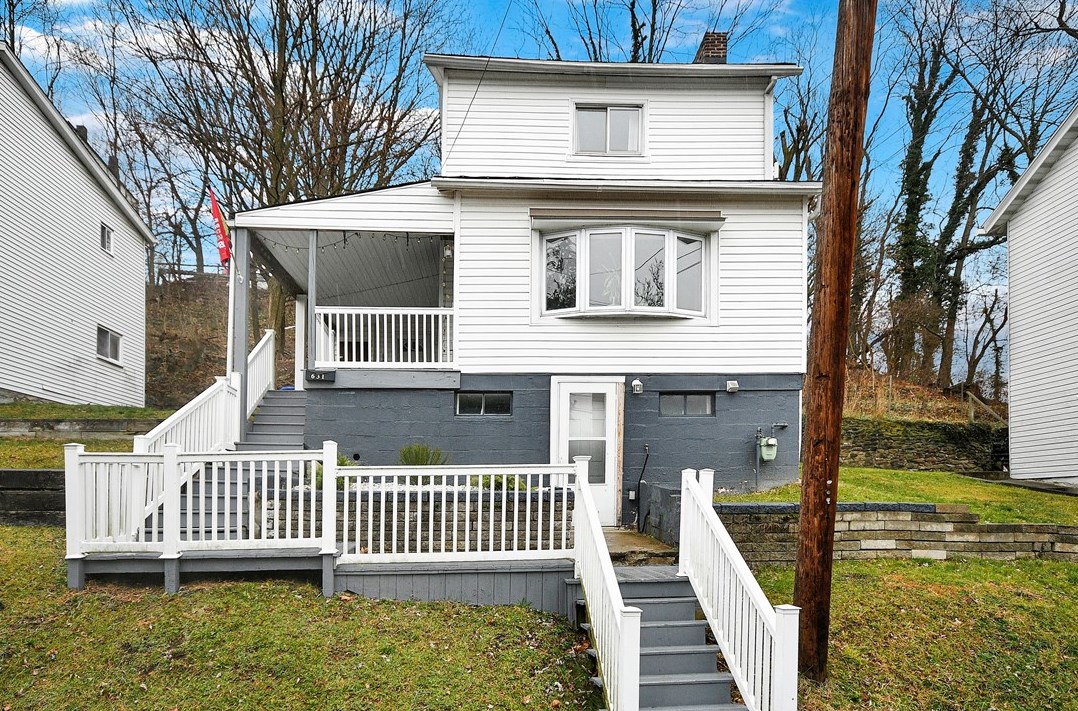 631 Ridge Ave, Collier Township PA  15106-2844 exterior