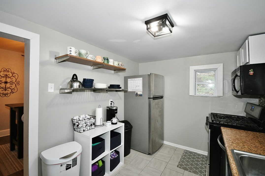 631 Ridge Ave, Collier Township PA  15106-2844 exterior