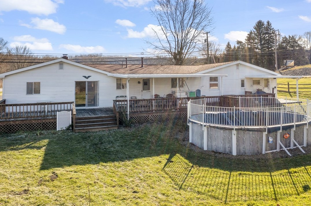 1955 Park Ave, Washington, PA 15301-8128