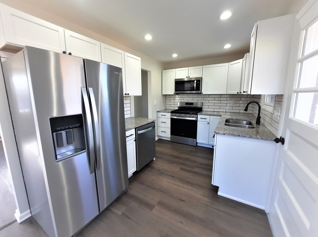 636 Morning Star Dr, Ellwood City PA  16117 exterior