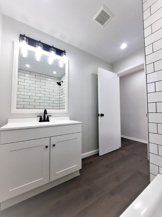 636 Morning Star Dr, Ellwood City PA  16117 exterior