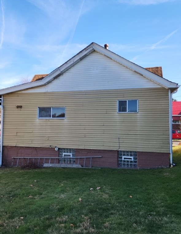135 Wylie Ave North, Strabane, PA 15363