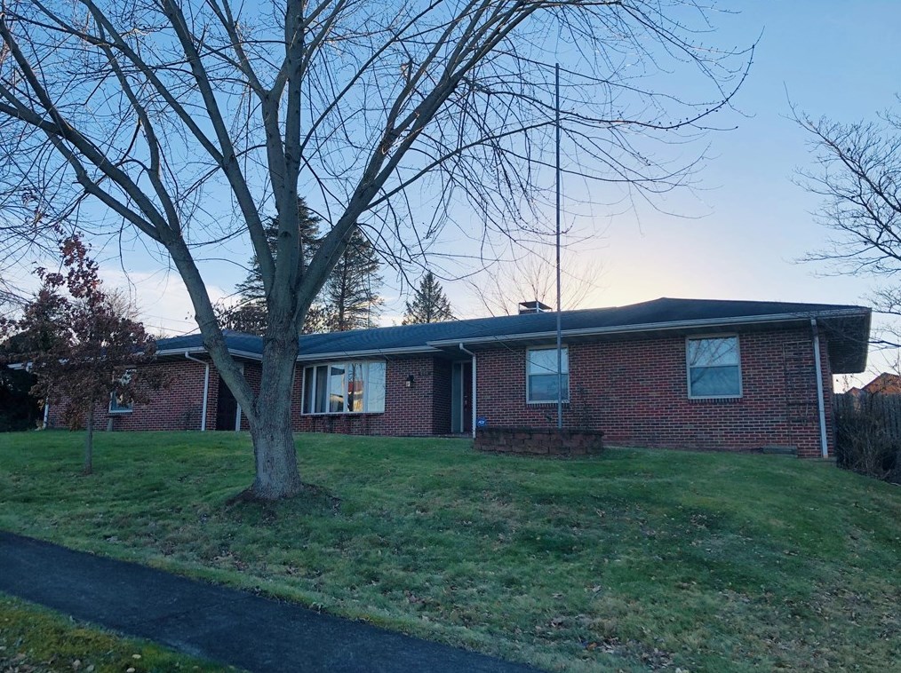 208 Buchanon Dr, Grays Landing, PA 15461-1943