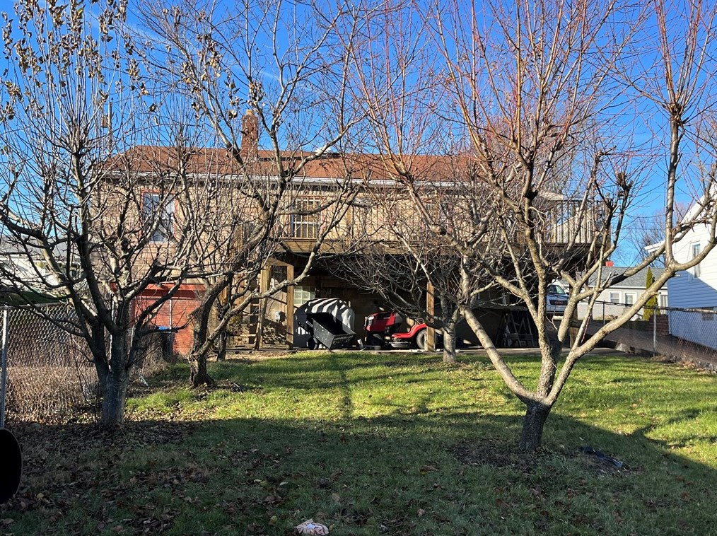 2652 Virginia Dr, New Kensington, PA 15068-3133