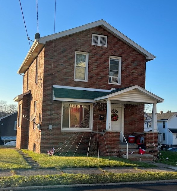 722 Superior St, New Castle, PA 16101