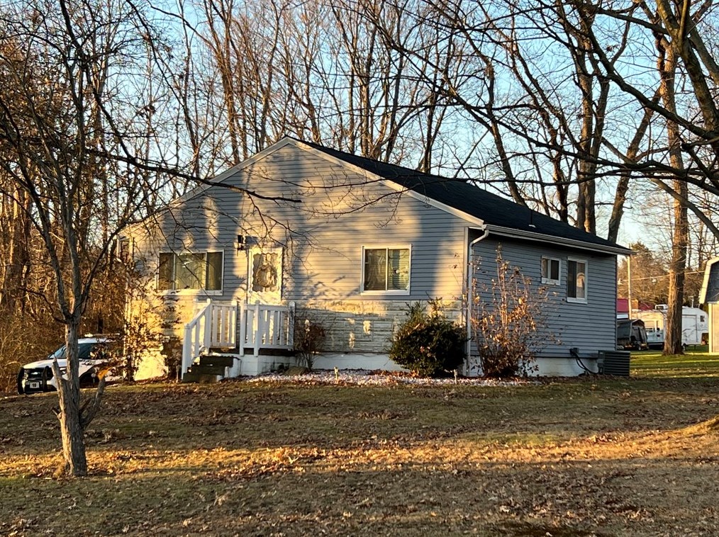 411 Bon Aire Ave, New Castle, PA 16105-1403