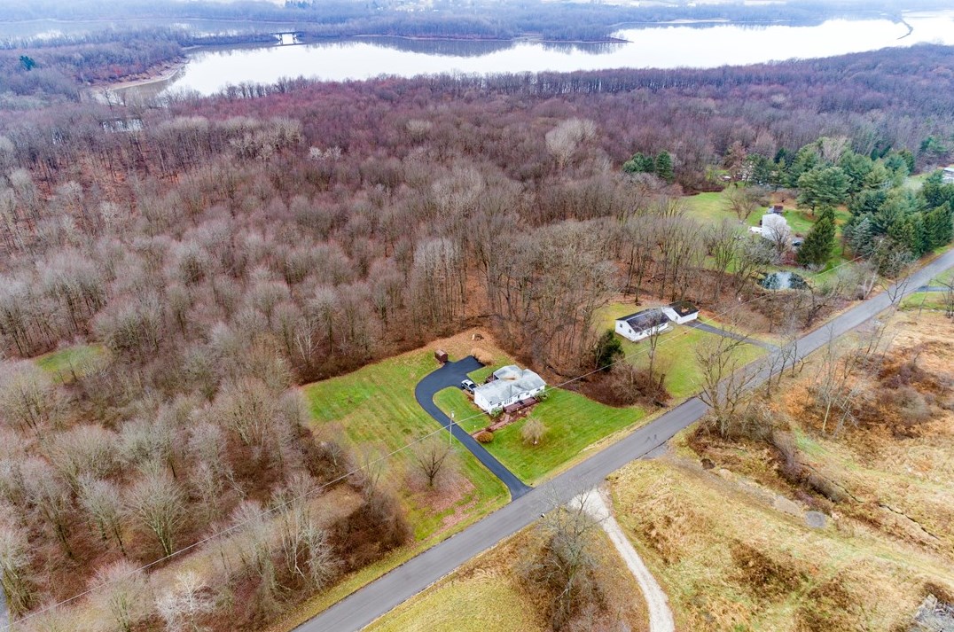 6787 Kane Rd, Transfer, PA 16154