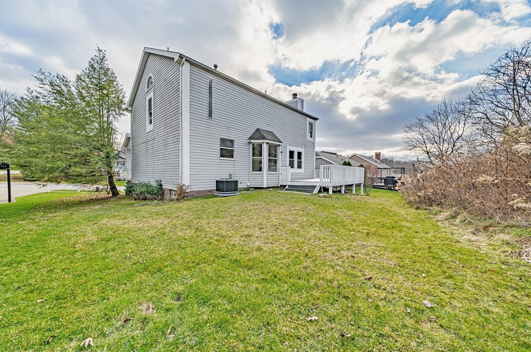 102 Oak Pointe Dr, Monroeville, PA 15146