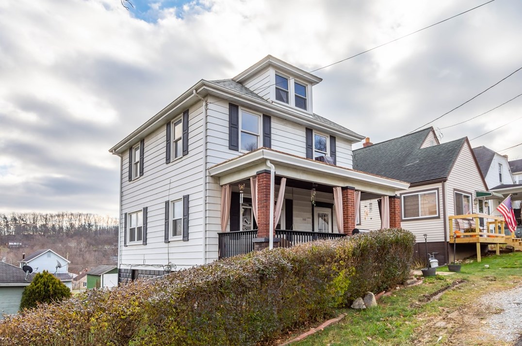 103 Lackawana Ave, Bentleyville, PA 15314