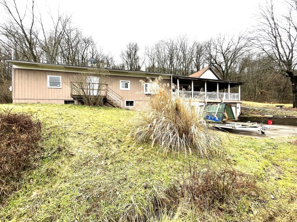 217 Briar Ln, New Kensington, PA 15068
