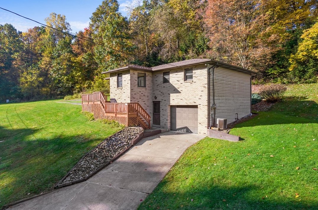 114 Lilac Ln, Valencia, PA 16059-2214