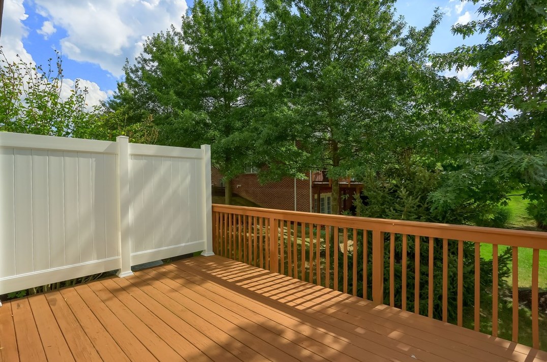 523 E Vanderbilt Dr, Seven Fields, PA 16046