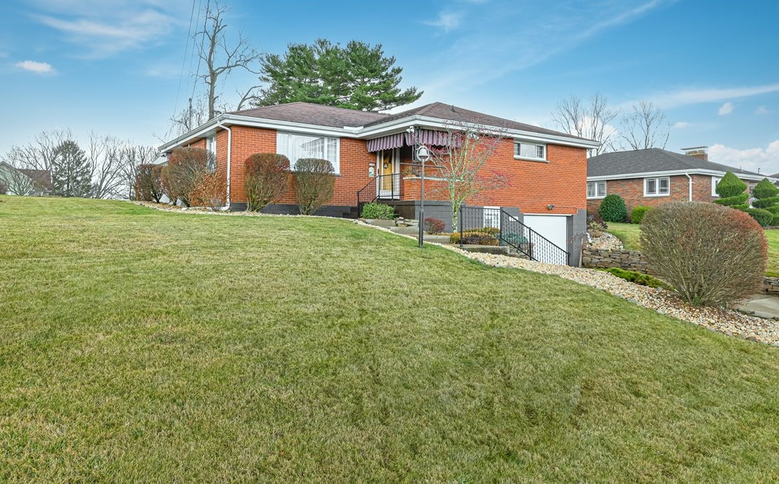 110 Greenridge Dr, Monongahela, PA 15063