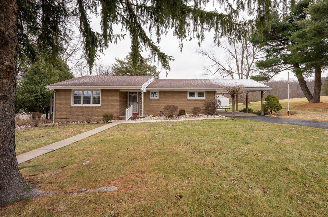 111 Amber Dr, Latrobe, PA 15650