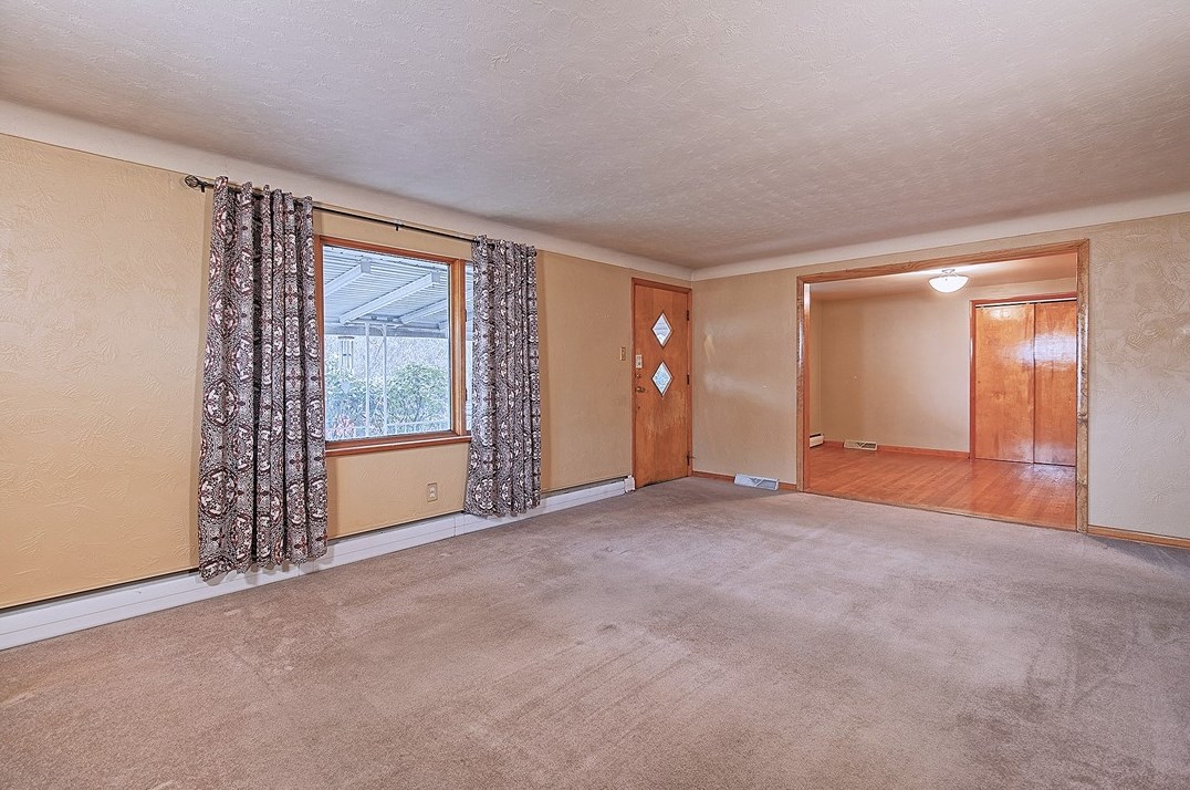 210 Penn St, Greensburg PA  15601-5531 exterior