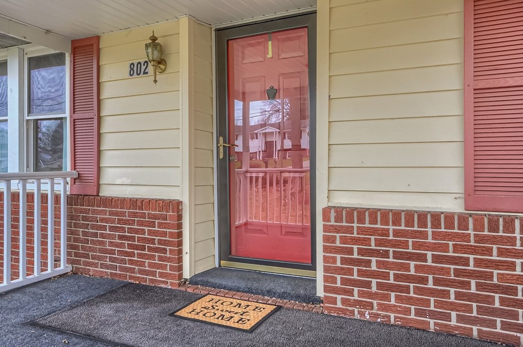 802 E Hillcrest Ave, New Castle, PA 16105