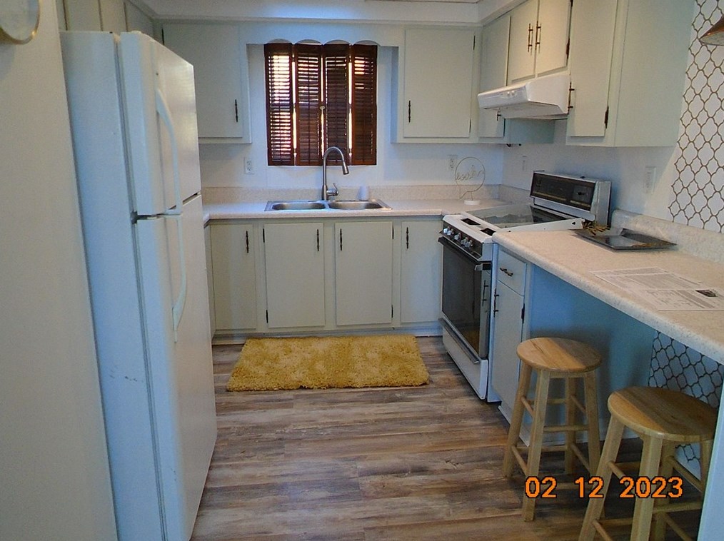 1405 Taylor Ave, New Kensington PA  15068-4155 exterior