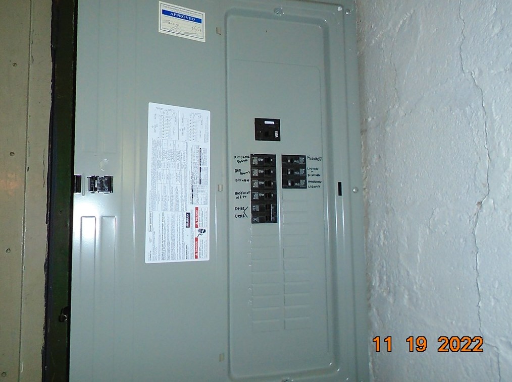 1405 Taylor Ave, New Kensington PA  15068-4155 exterior