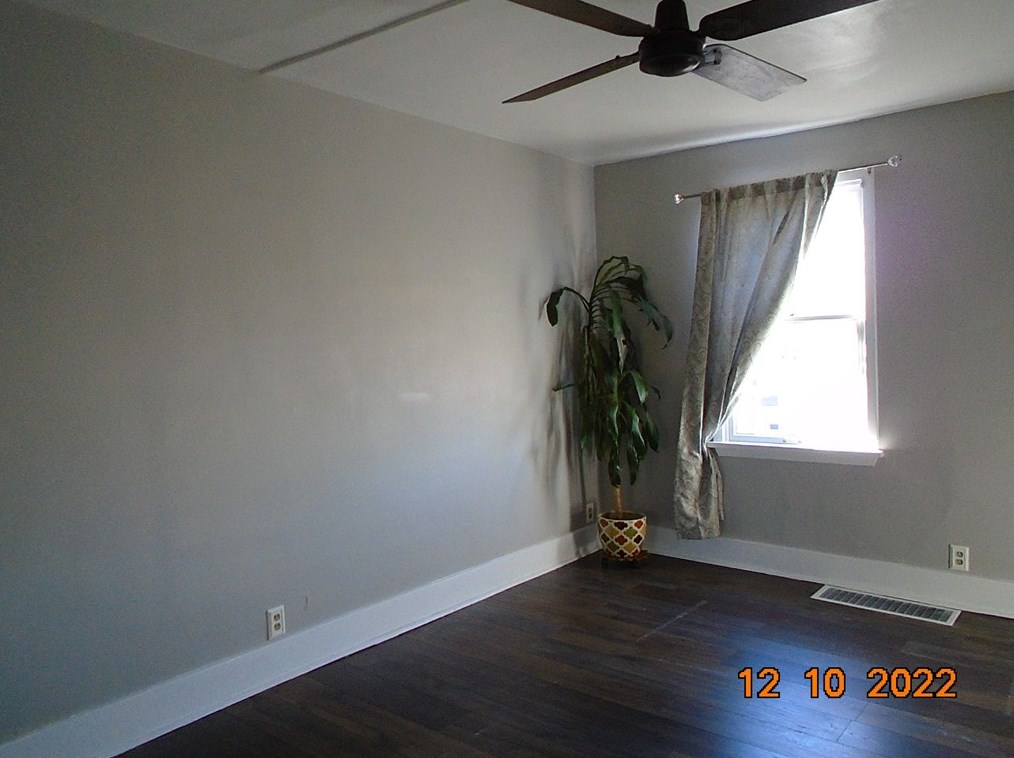 1405 Taylor Ave, New Kensington PA  15068-4155 exterior