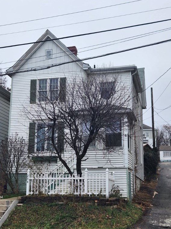 244 Franklin St, Washington, PA 15301-4346