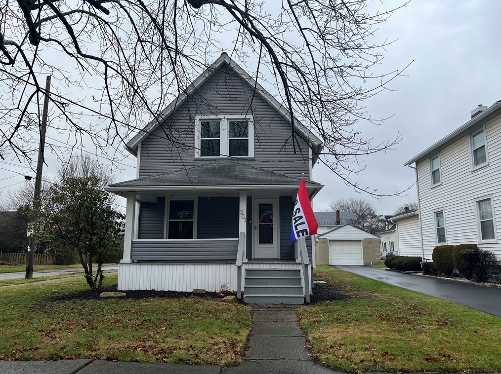 301 Petain St, Ellwood City, PA 16117