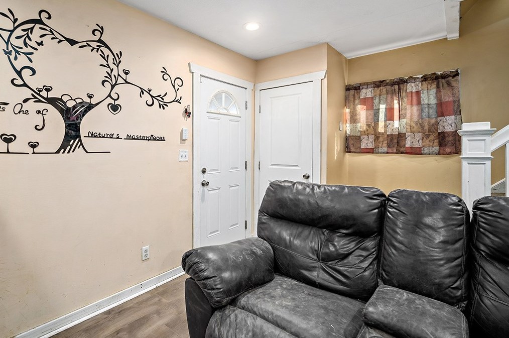 904 Sheridan St, Monongahela, PA 15063