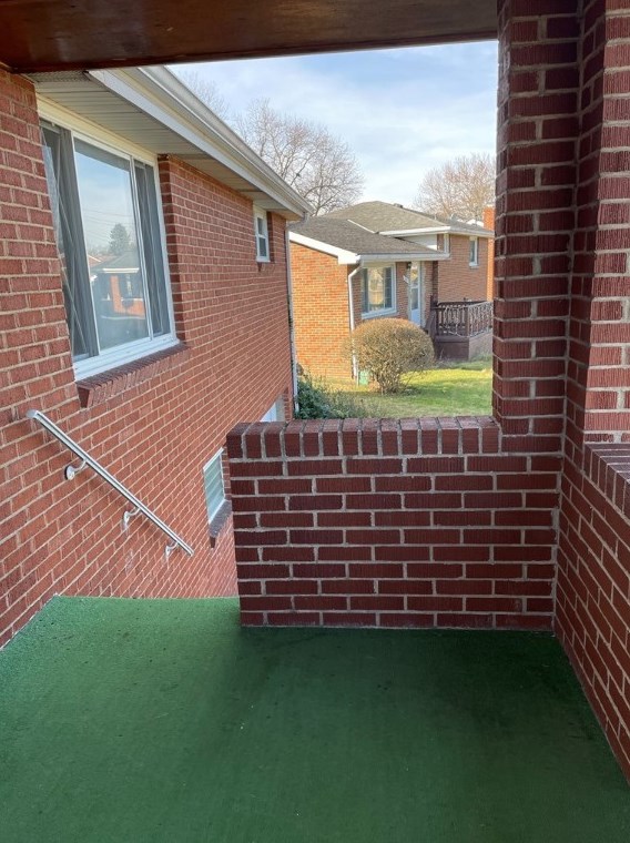 3306 Oakland Dr, Mckeesport, PA 15133-2212