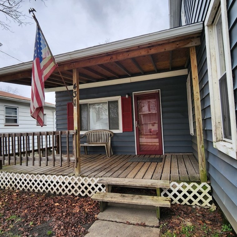 431 Beaver St, Wampum, PA 16157