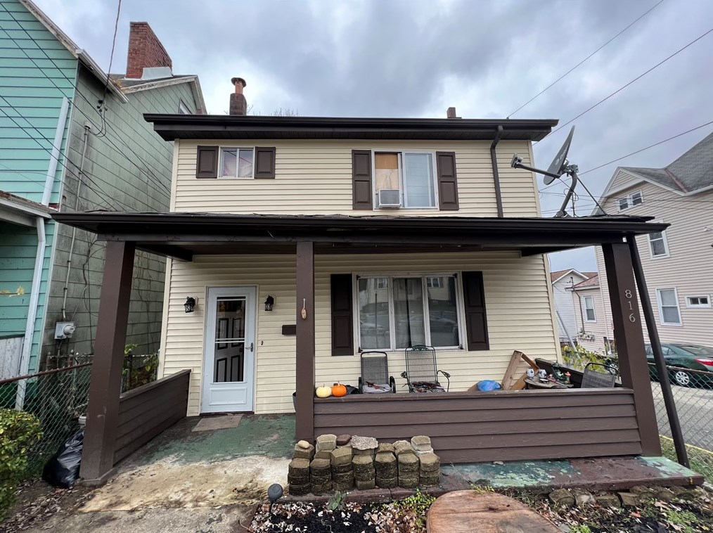 816 1st St, Verona, PA 15147