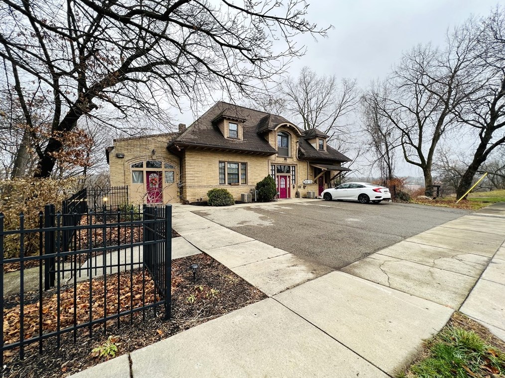 304 Rhodes Pl, New Castle, PA 16101