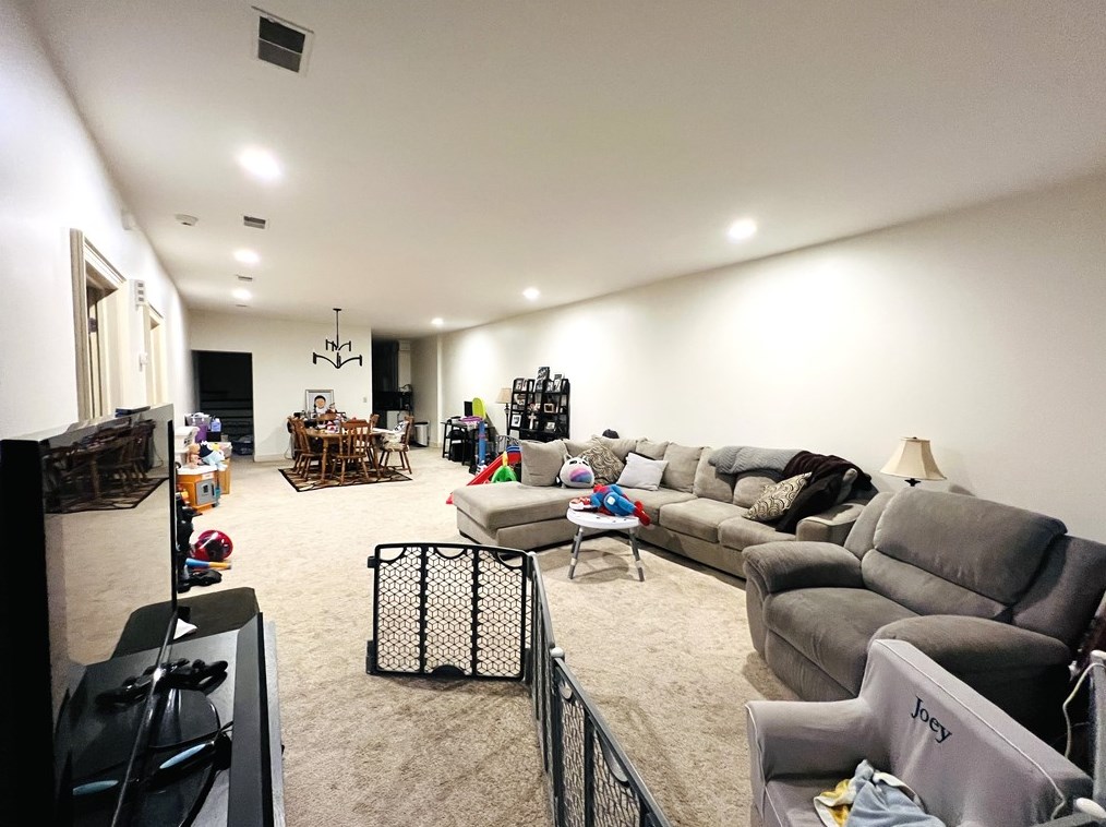 304 Rhodes Pl, New Castle PA  16101-3600 exterior