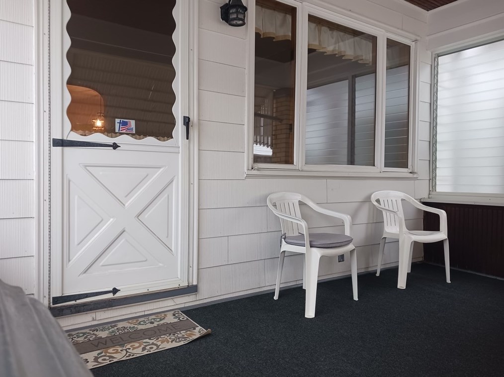 437 Mckinley Ave, East Vandergrift, PA 15629