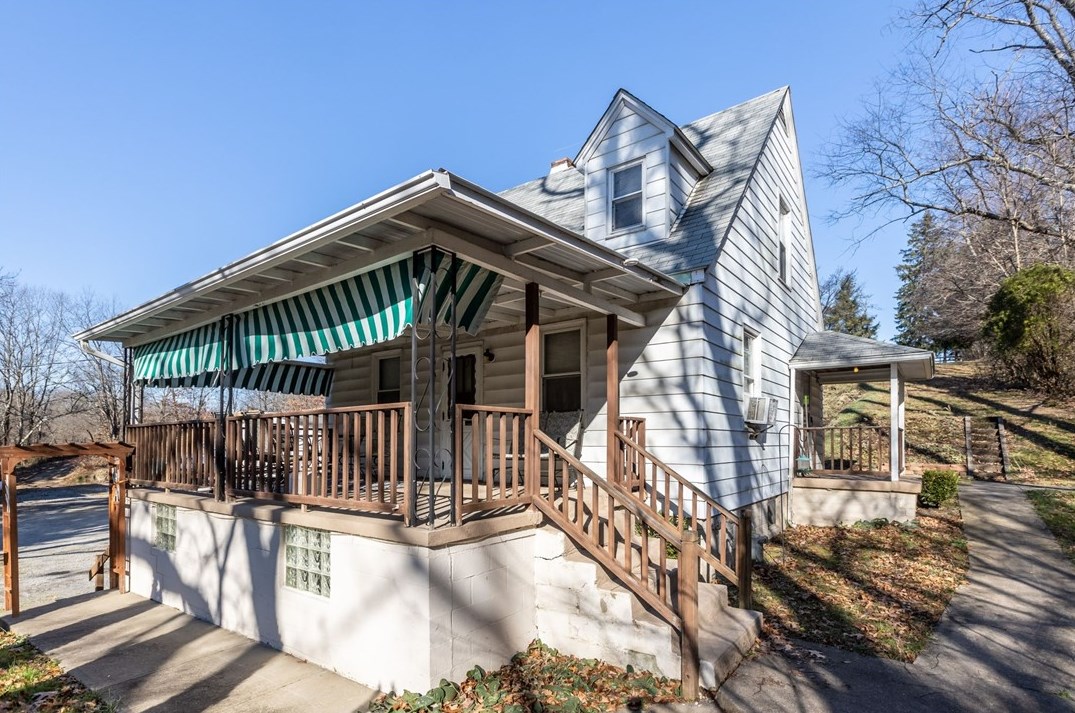 745 Park Quarry Rd, Freedom, PA 15042-2133