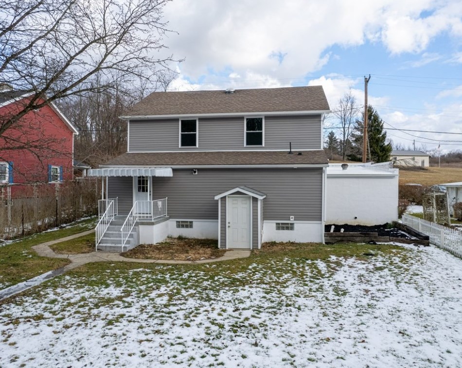 1109 Robinson Hwy, Mc Donald, PA 15057
