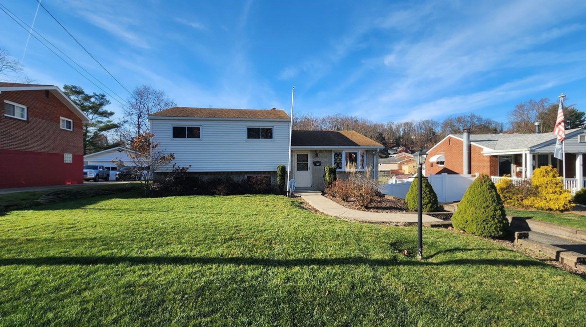 858 Niagara, North Huntingdon, PA 15642