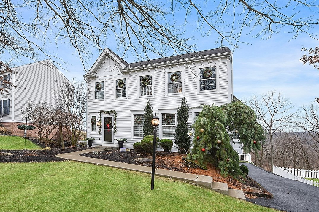 978 Bideford Dr, Library, PA 15129