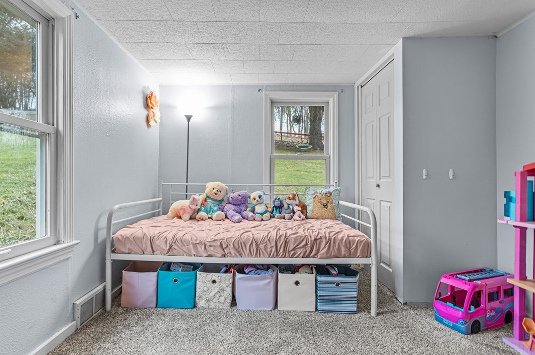 208 Margaret Ave, Evans City PA  16033-9262 exterior