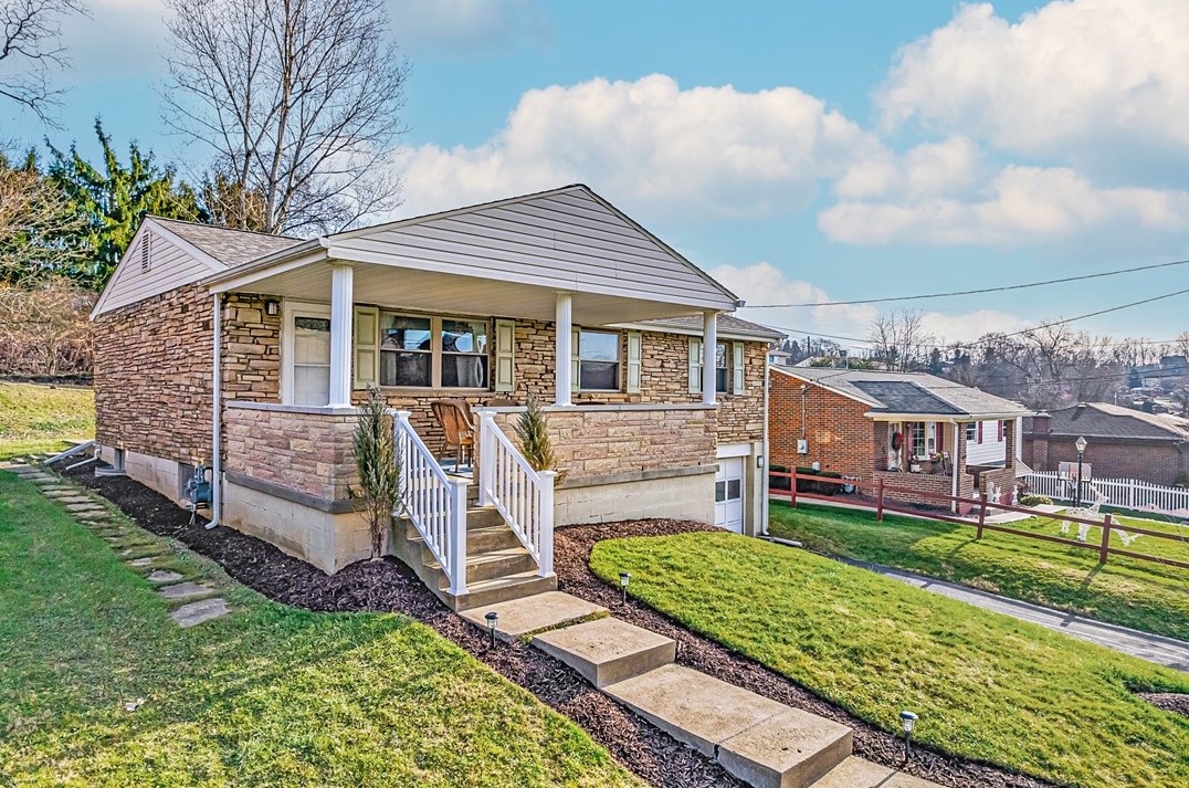 531 Semple Dr, North Huntingdon, PA 15642