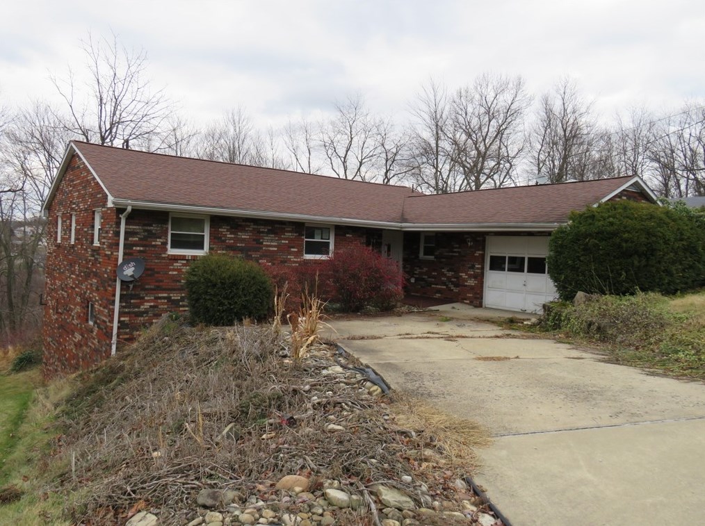 412 Jane St, Jeannette, PA 15644